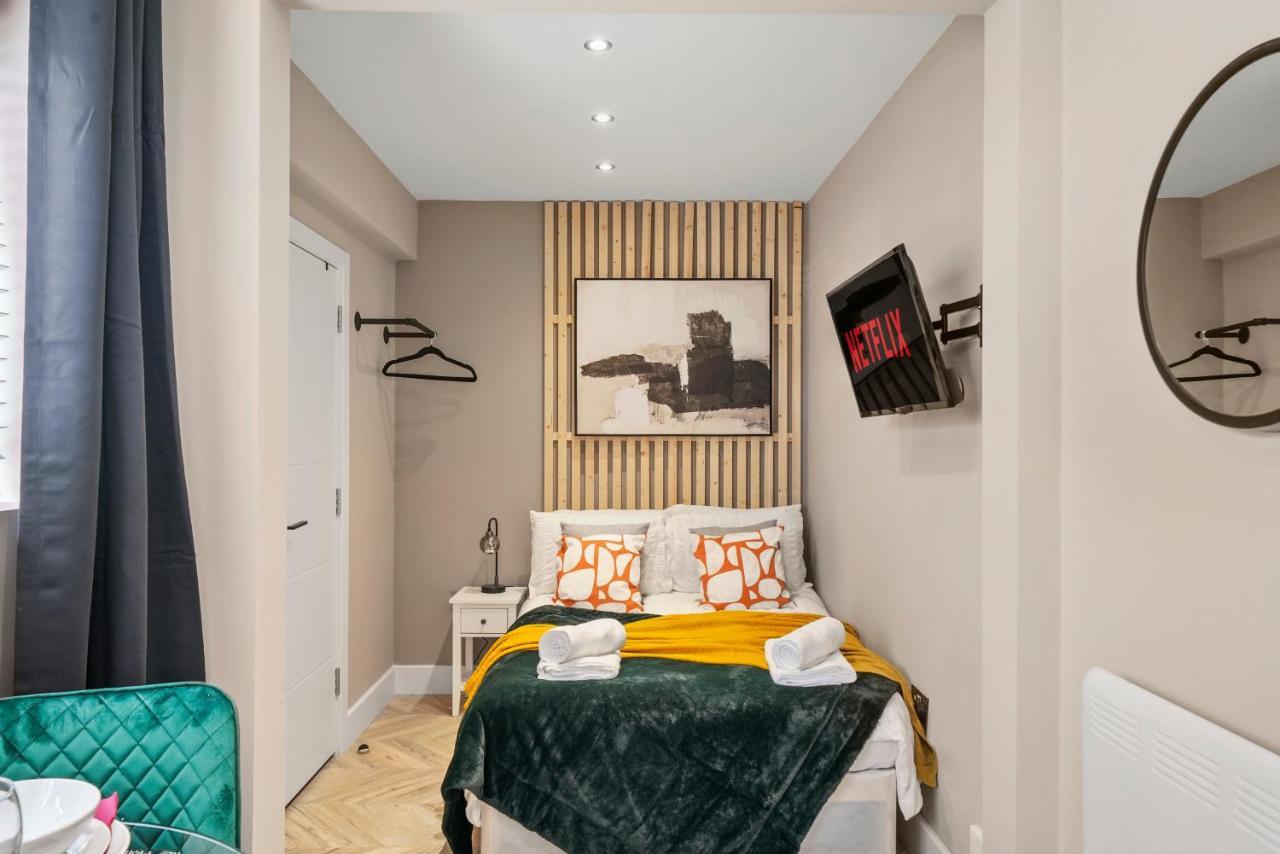Cosy Heathrow Studios - Parking - Garden London Luaran gambar