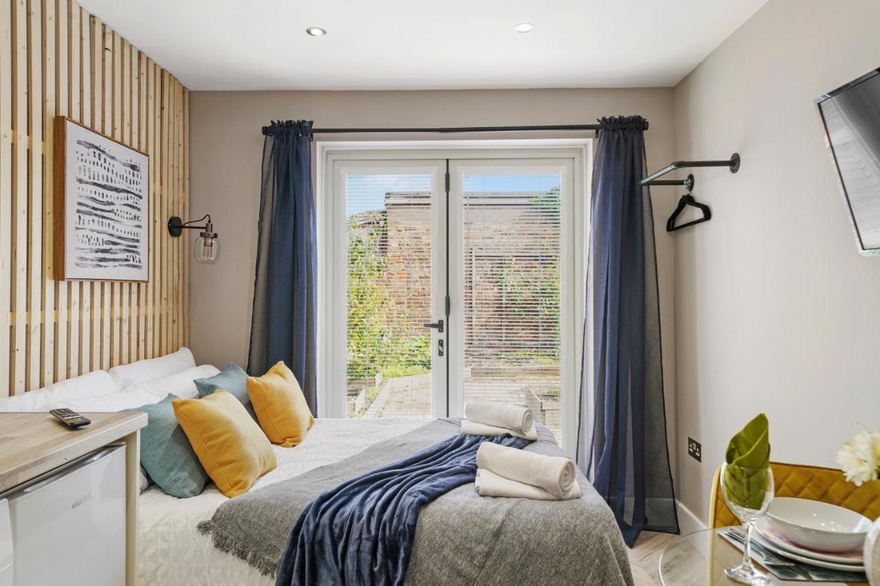 Cosy Heathrow Studios - Parking - Garden London Luaran gambar