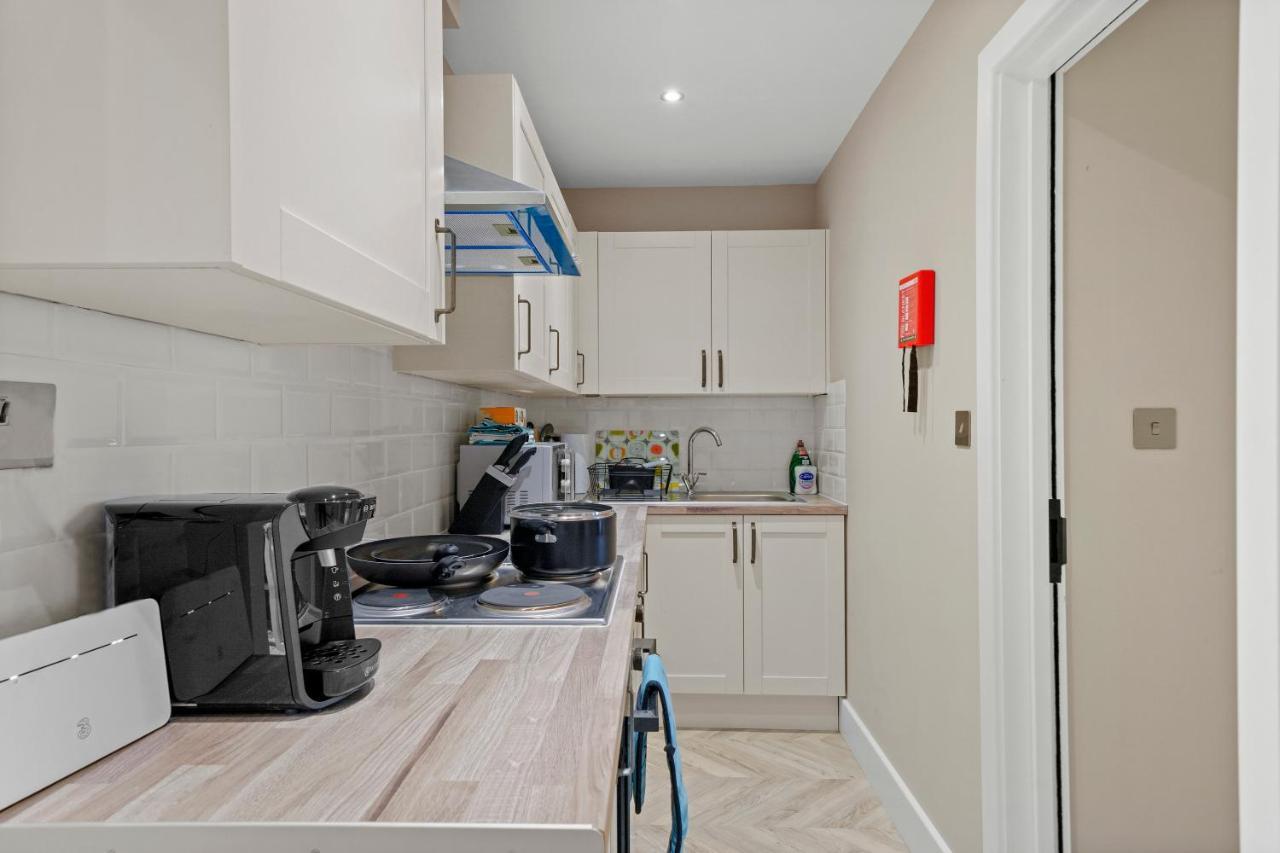 Cosy Heathrow Studios - Parking - Garden London Luaran gambar