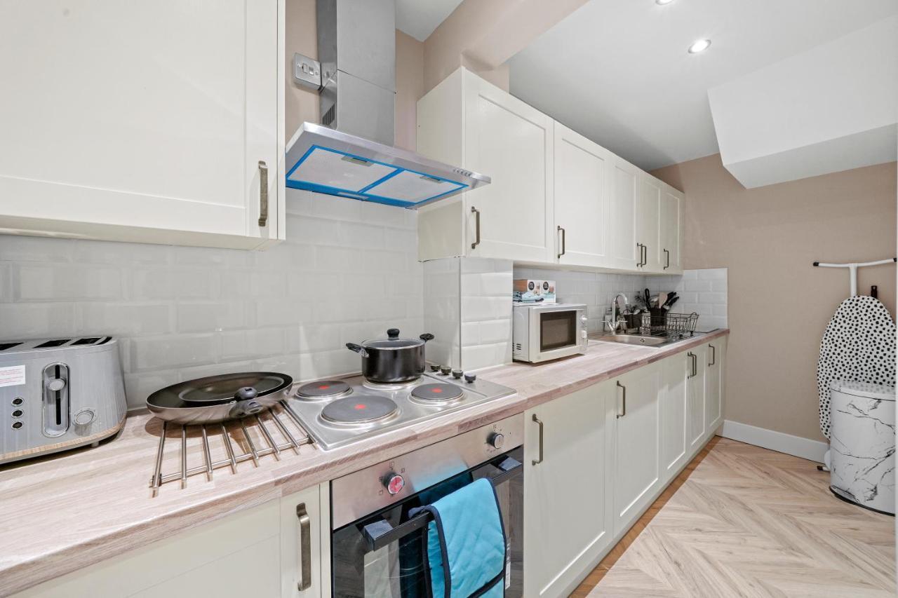 Cosy Heathrow Studios - Parking - Garden London Luaran gambar