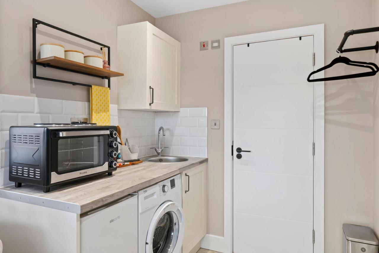 Cosy Heathrow Studios - Parking - Garden London Luaran gambar