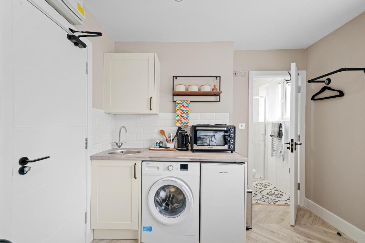 Cosy Heathrow Studios - Parking - Garden London Luaran gambar